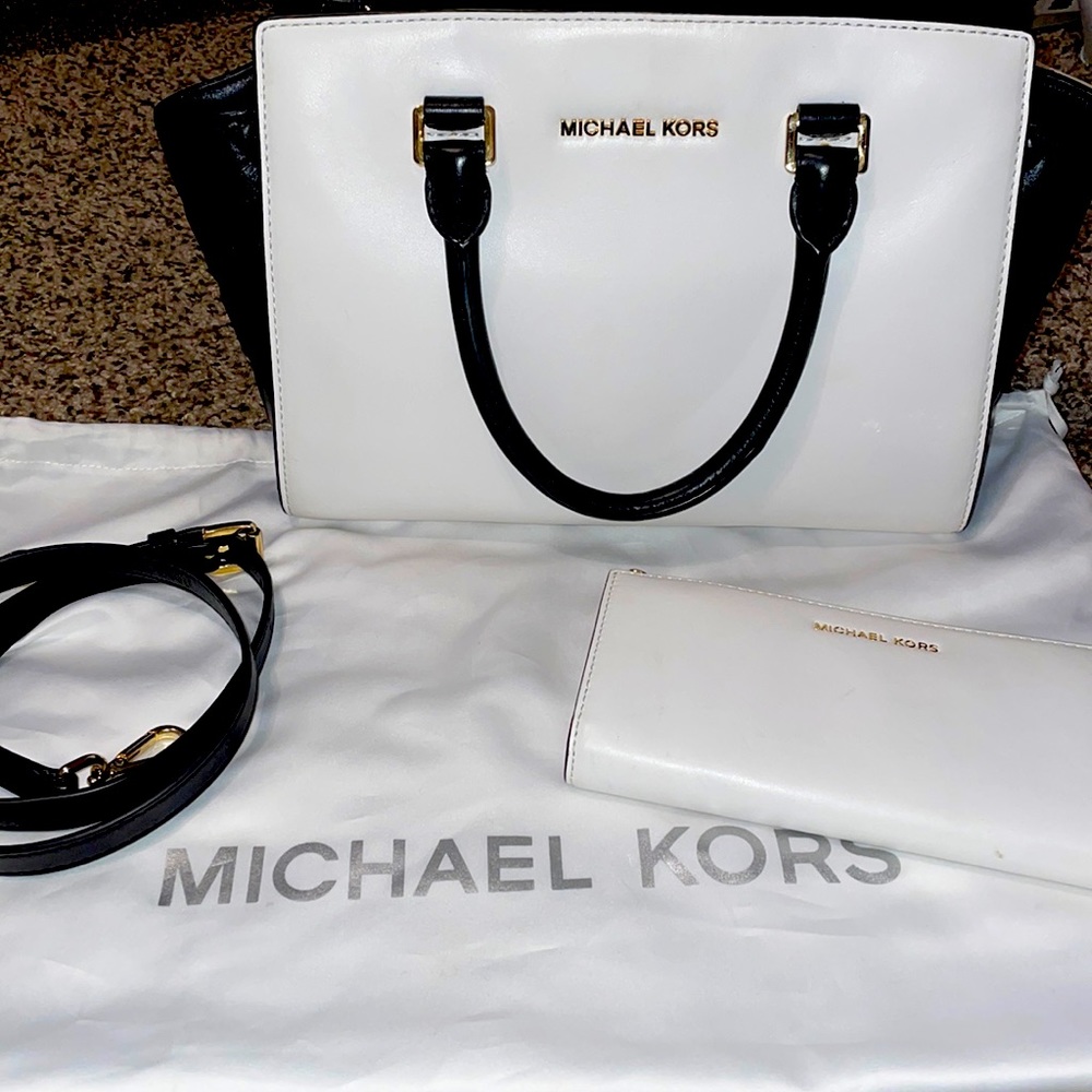 Michael Kors - Black & white shoulder bag with matching wallet